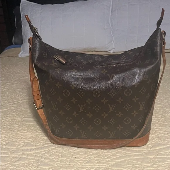 Louis Vuitton Monogram Duffel Bag in Brown and Tan - Picture 3 of 7
